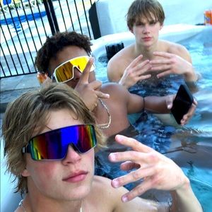 Meet your Posher, Zach